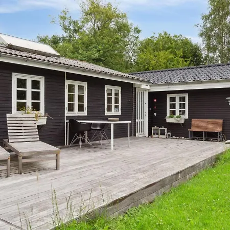 Gunloeg - 1-3km From The Sea In Ne Jutland By Interhome * Hals